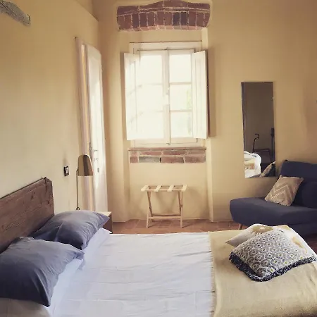 La Falconara Farm stay